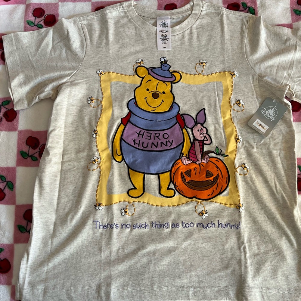 🍯 Winnie the Pooh 🐝 and Piglet 🐷 Halloween boxy tee Sz S Fits Med/ Lg NWT Gothic